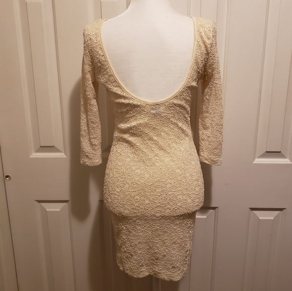 Windsor Lace Sheath Dress Junior's Medium Cream - Picture 3 of 10